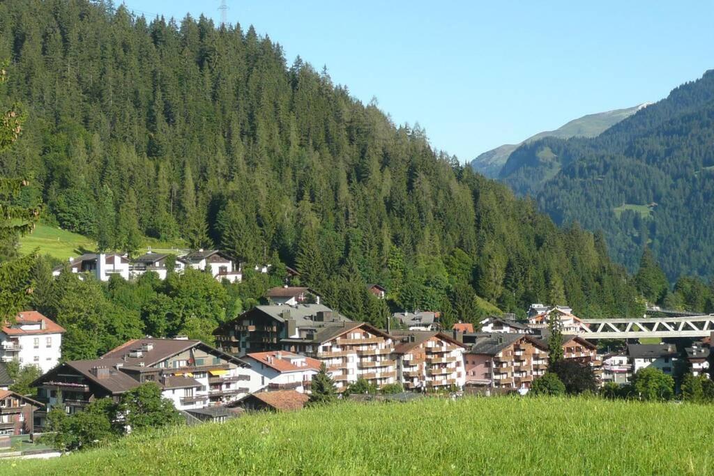 Appartement In Hus Signal Met Prachtig Uitzicht Op De Bergen Klosters Exterior photo